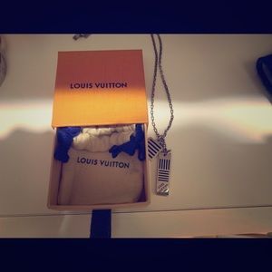 Louis Vuitton aunthentic mens necklace